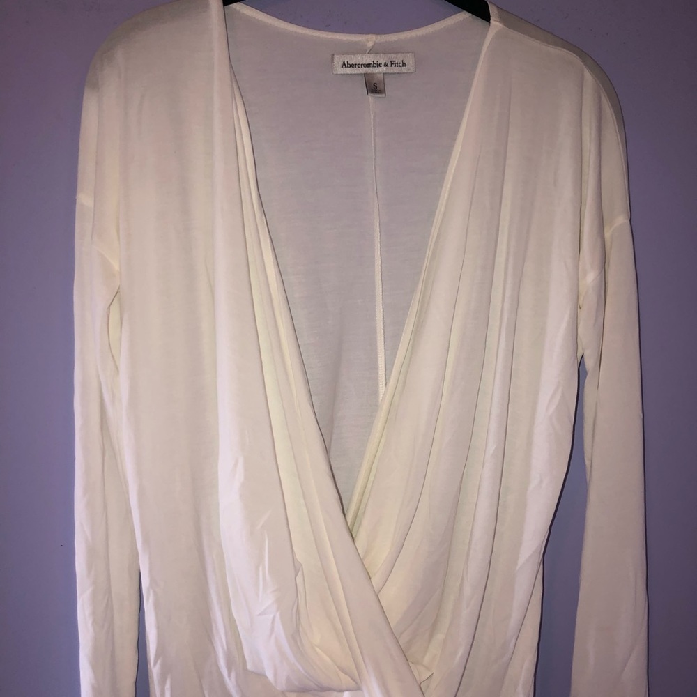 Long sleeve plunging top!